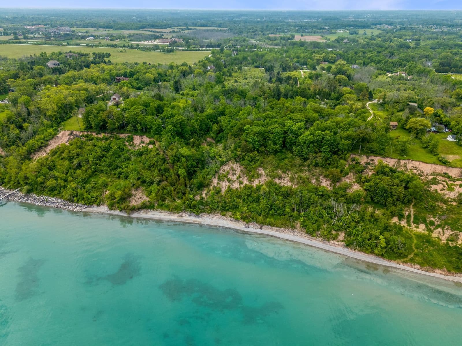 13600 Lake Shore