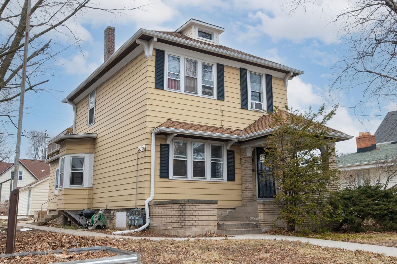 2715 Humboldt