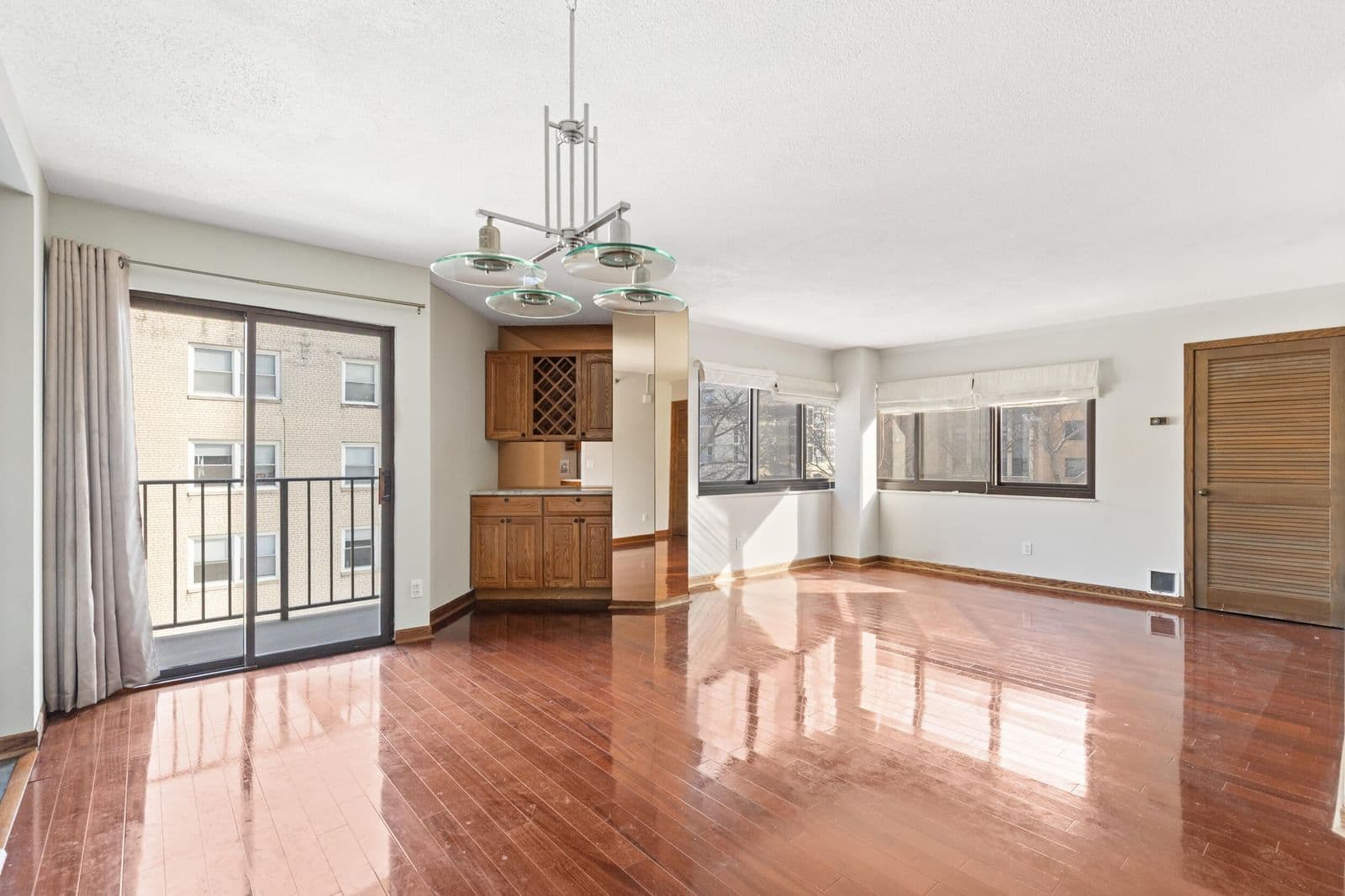 1633 Prospect