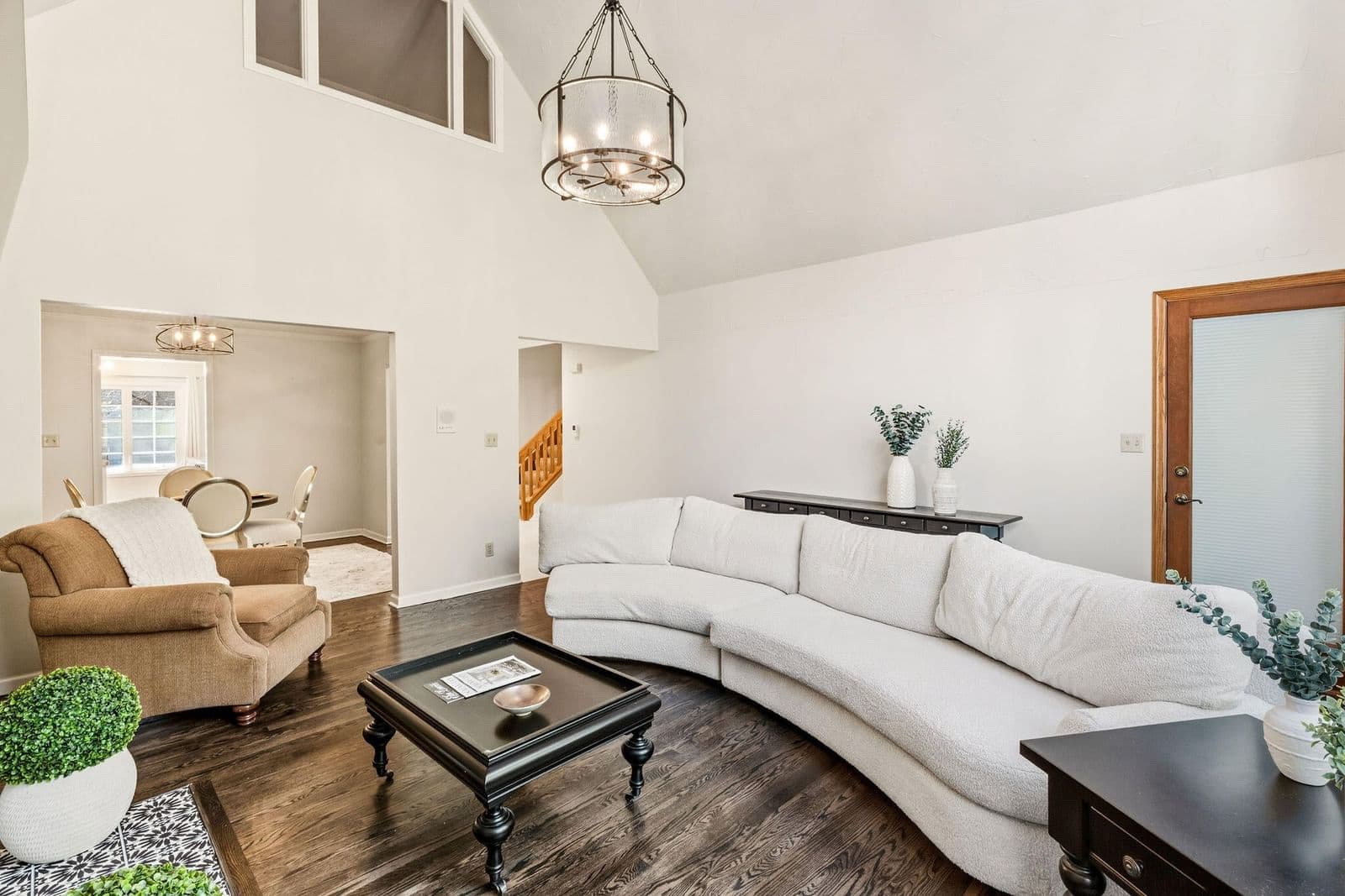 738 Elm Grove