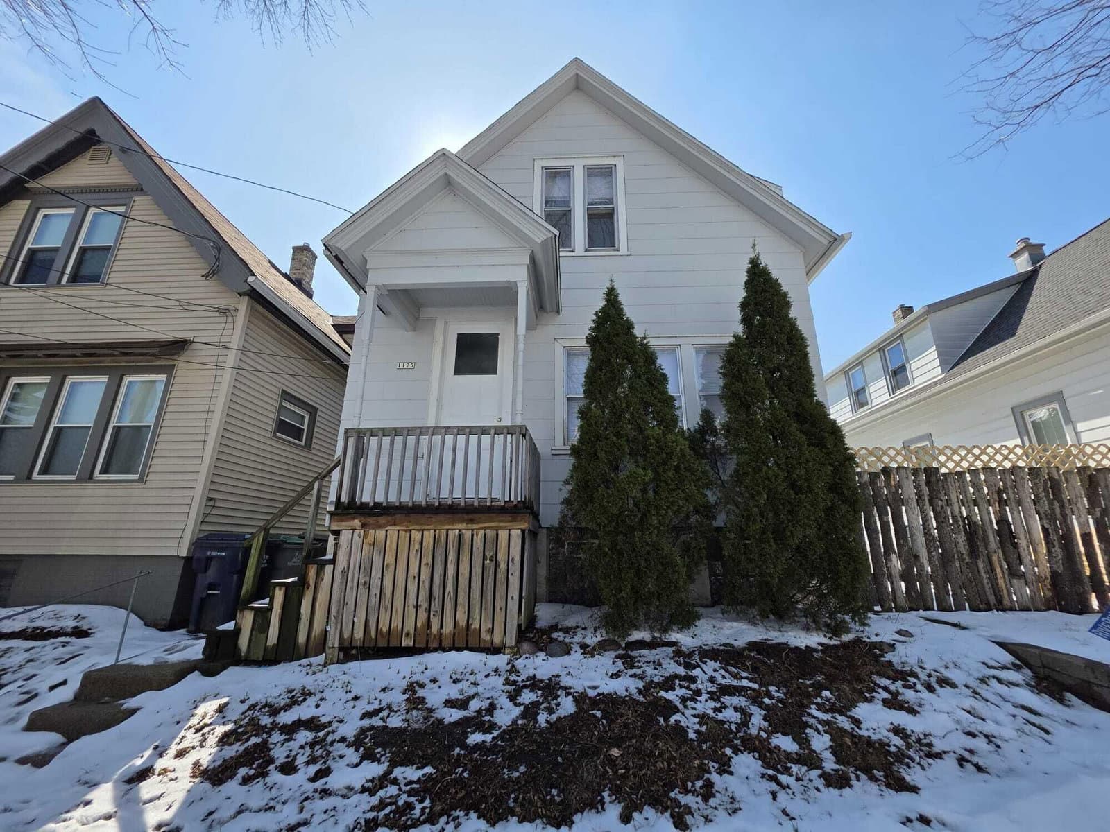 1125 Clarke