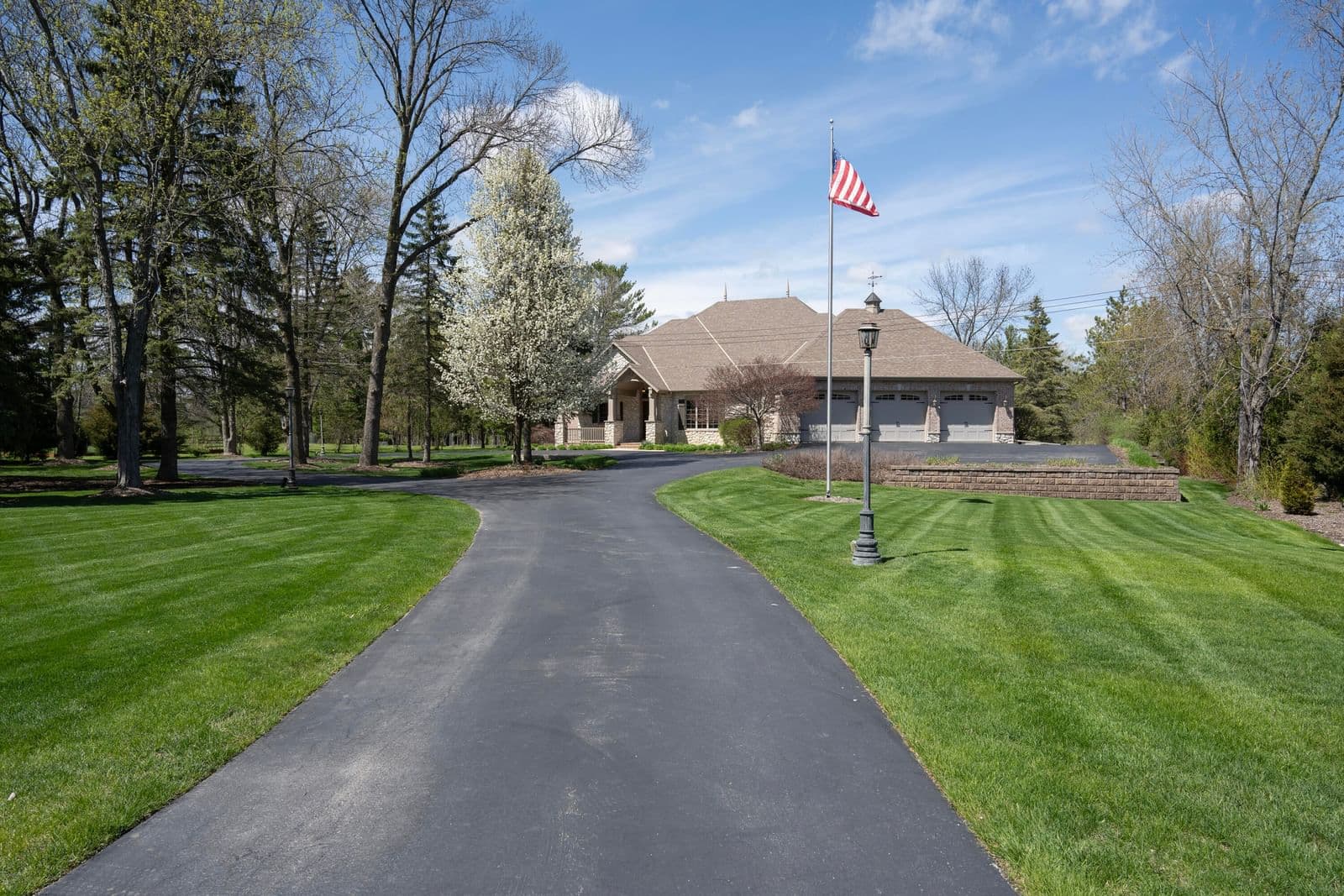 1512 W County Line
