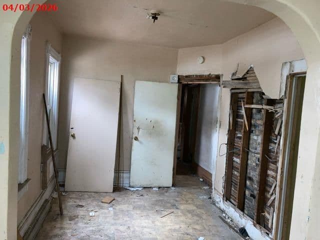 Photo 5 of 3901 3rd