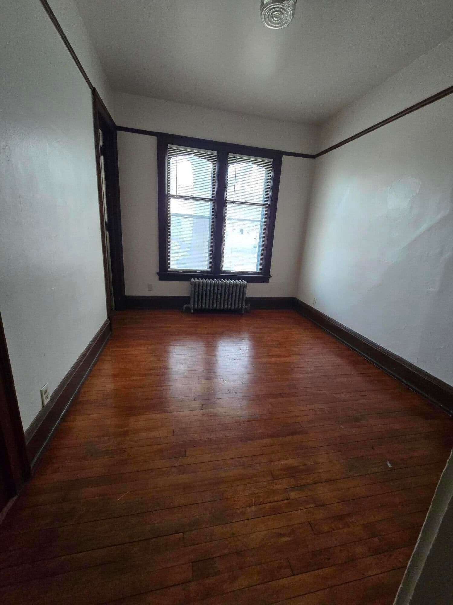 Photo 5 of 924 19th