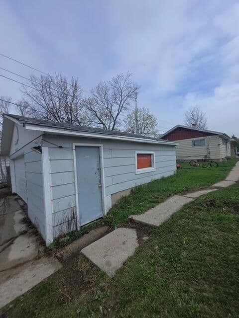 4871 Sherman