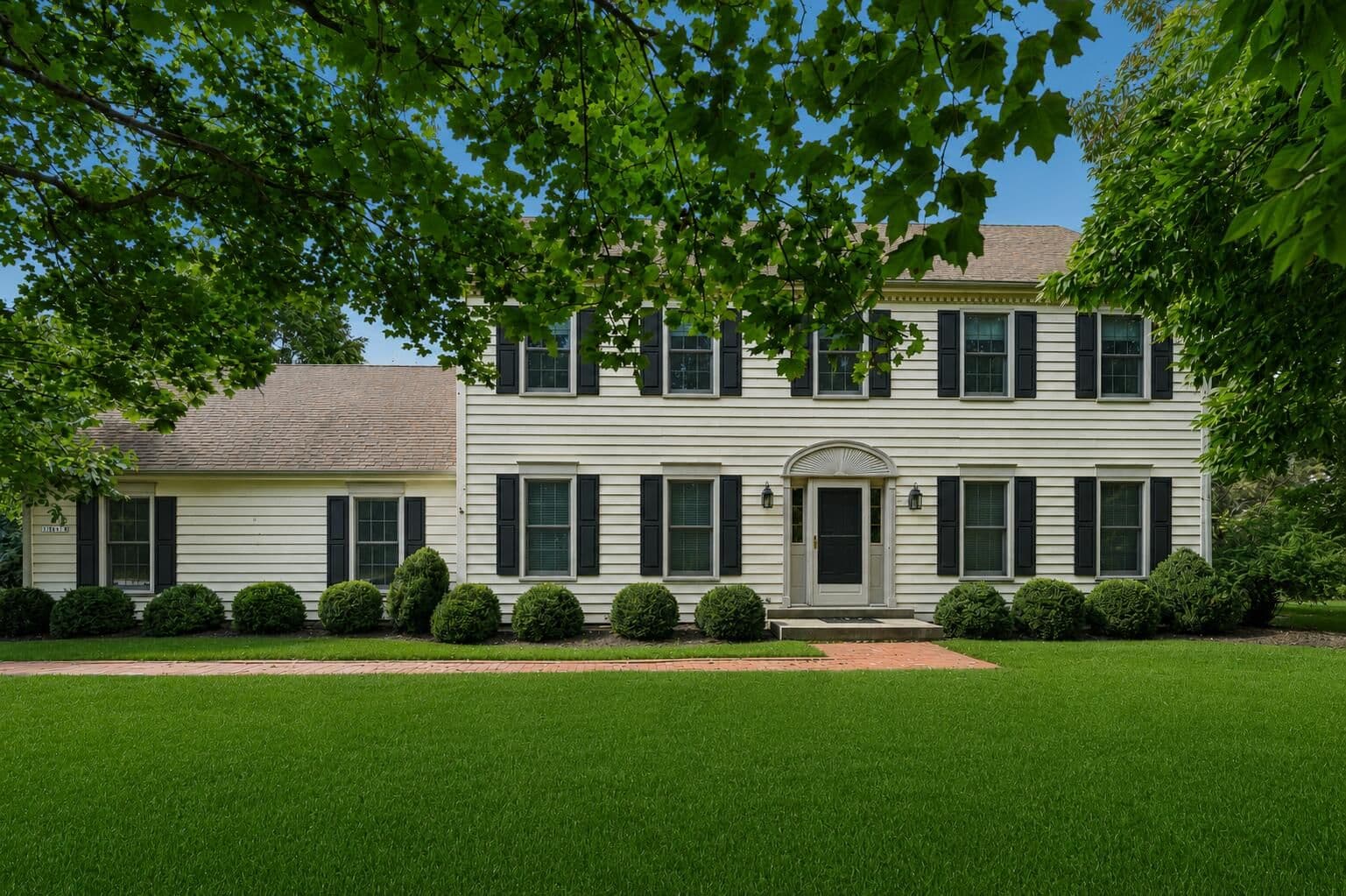11415 Lake Shore