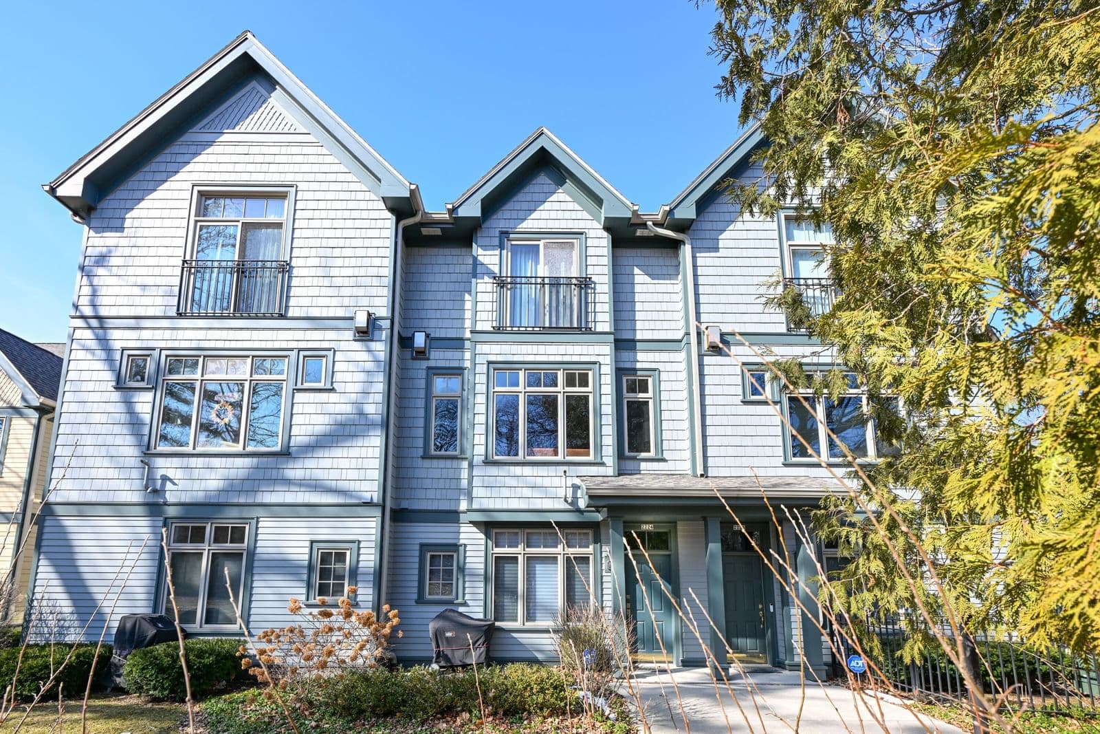 2224 Edgewood