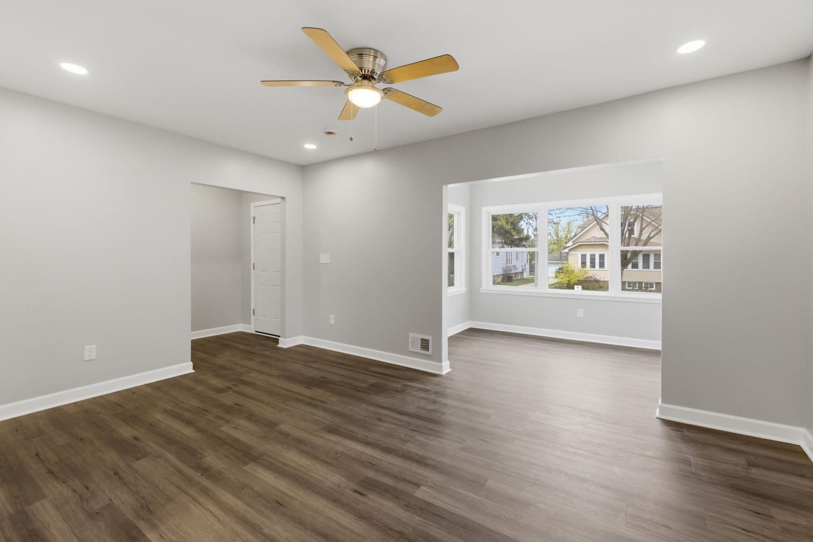 Photo 5 of 2051 57th