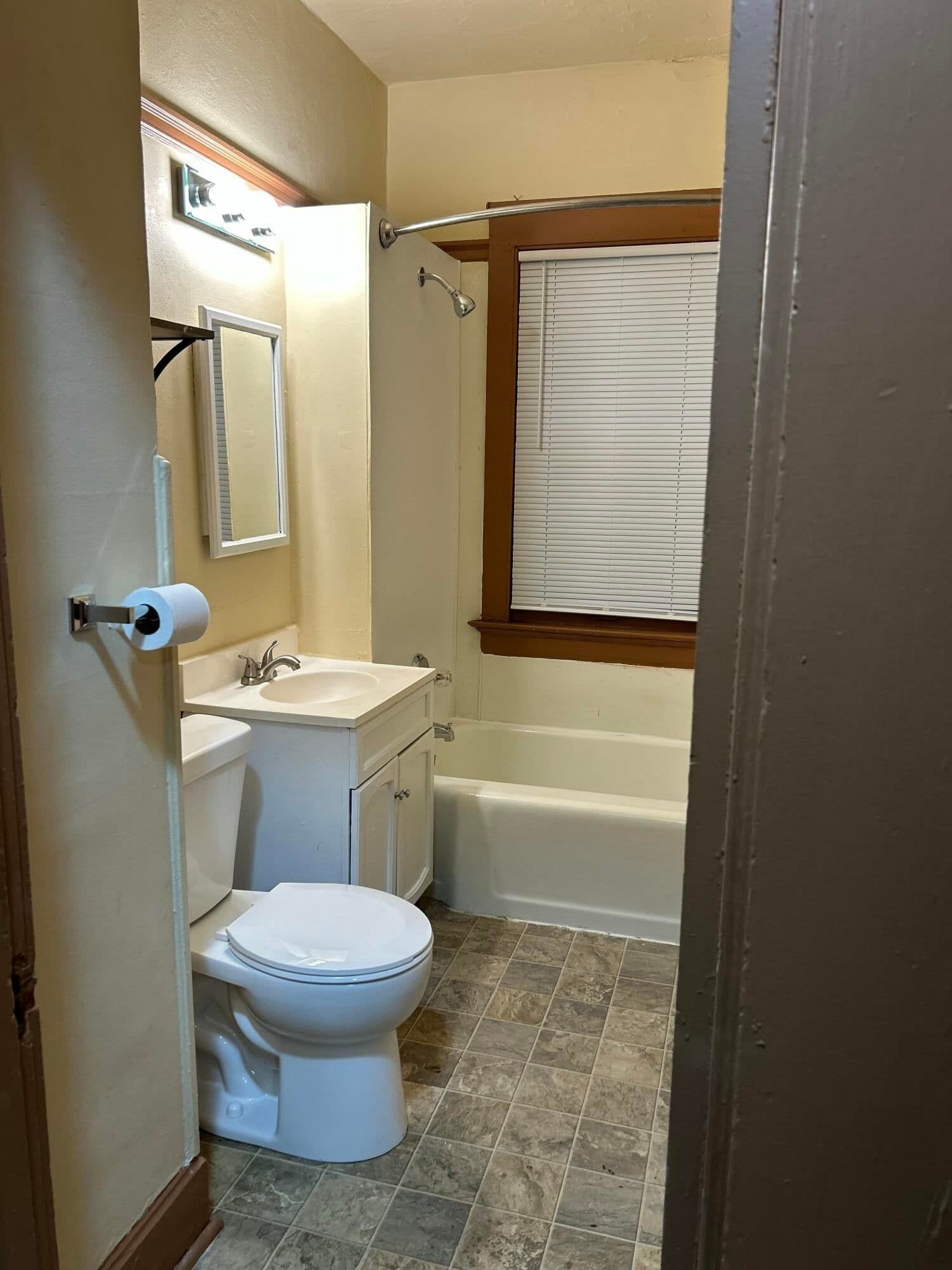 Photo 4 of 2444 40th