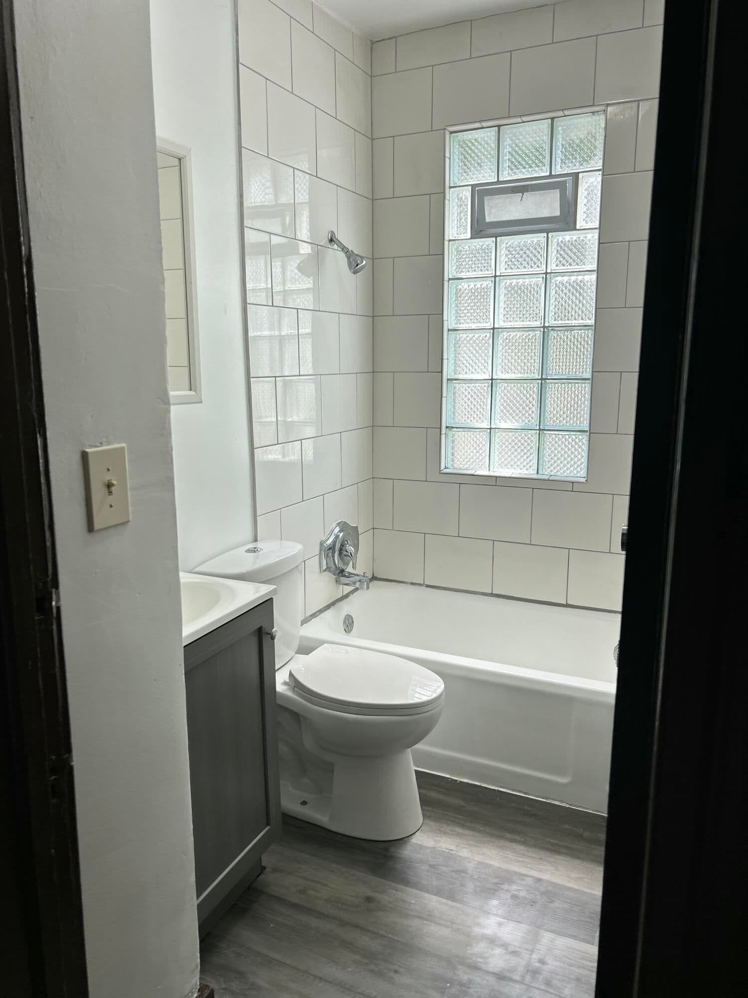 Photo 5 of 1700 28th