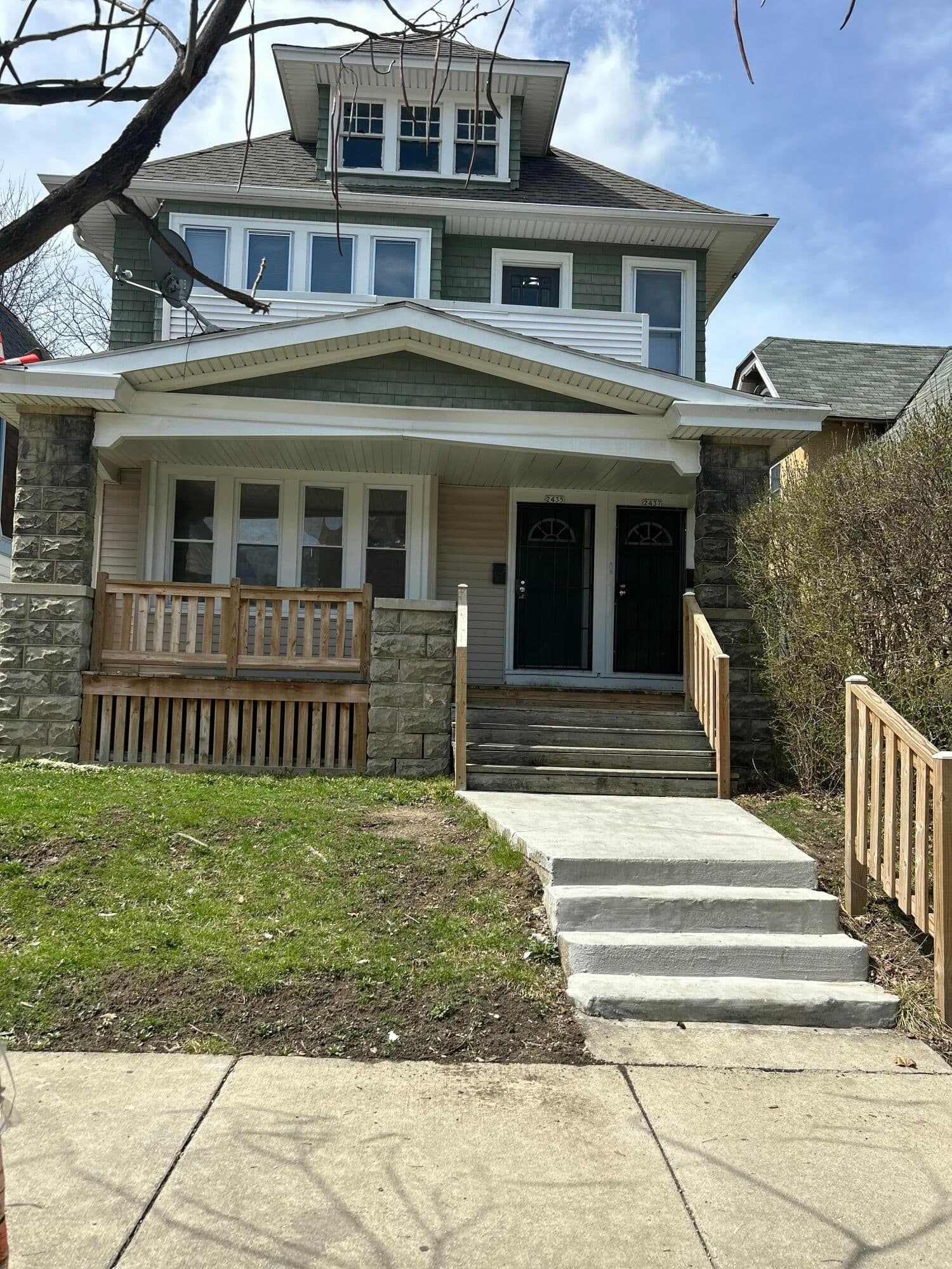 Photo 4 of 2560 41st