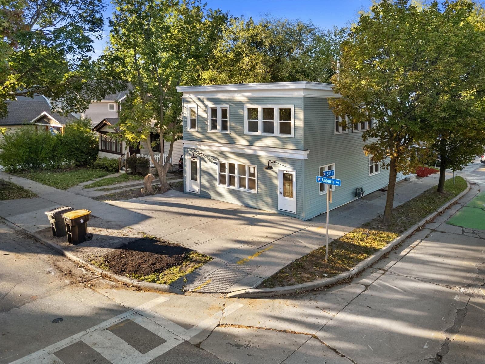 6800 Auburn