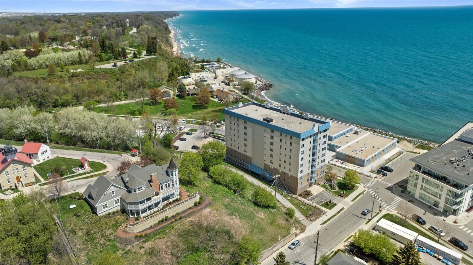 415 Lake, Port Washington, WI