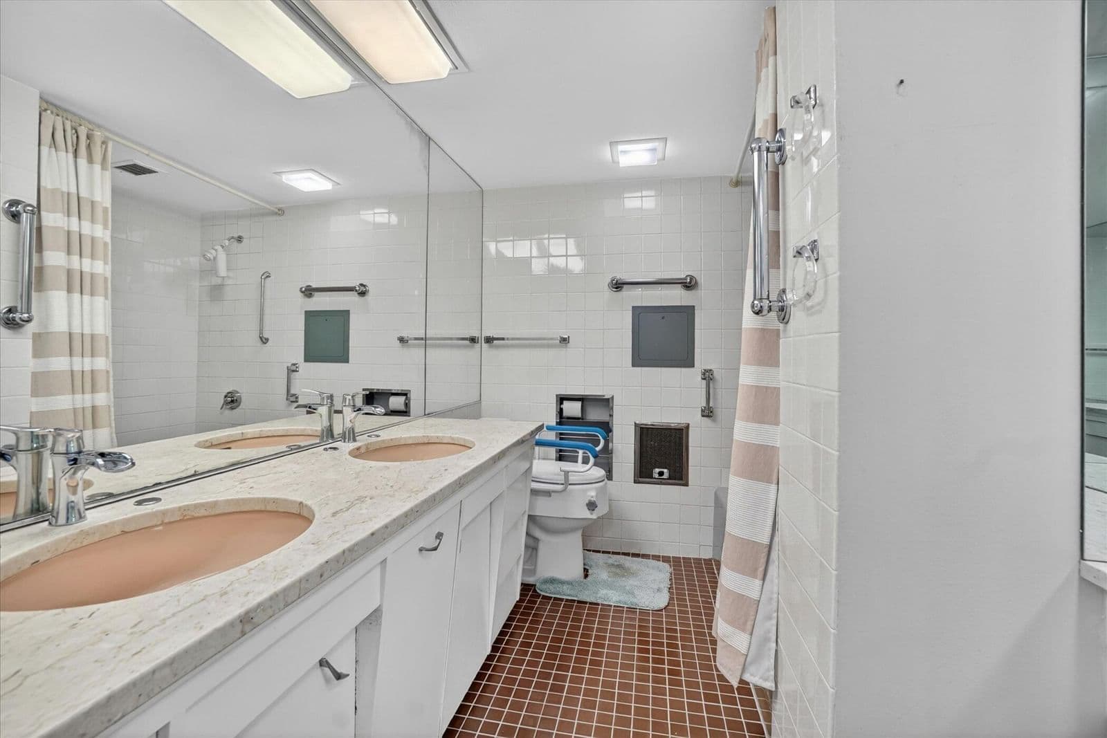 Photo 5 of 1610 Prospect