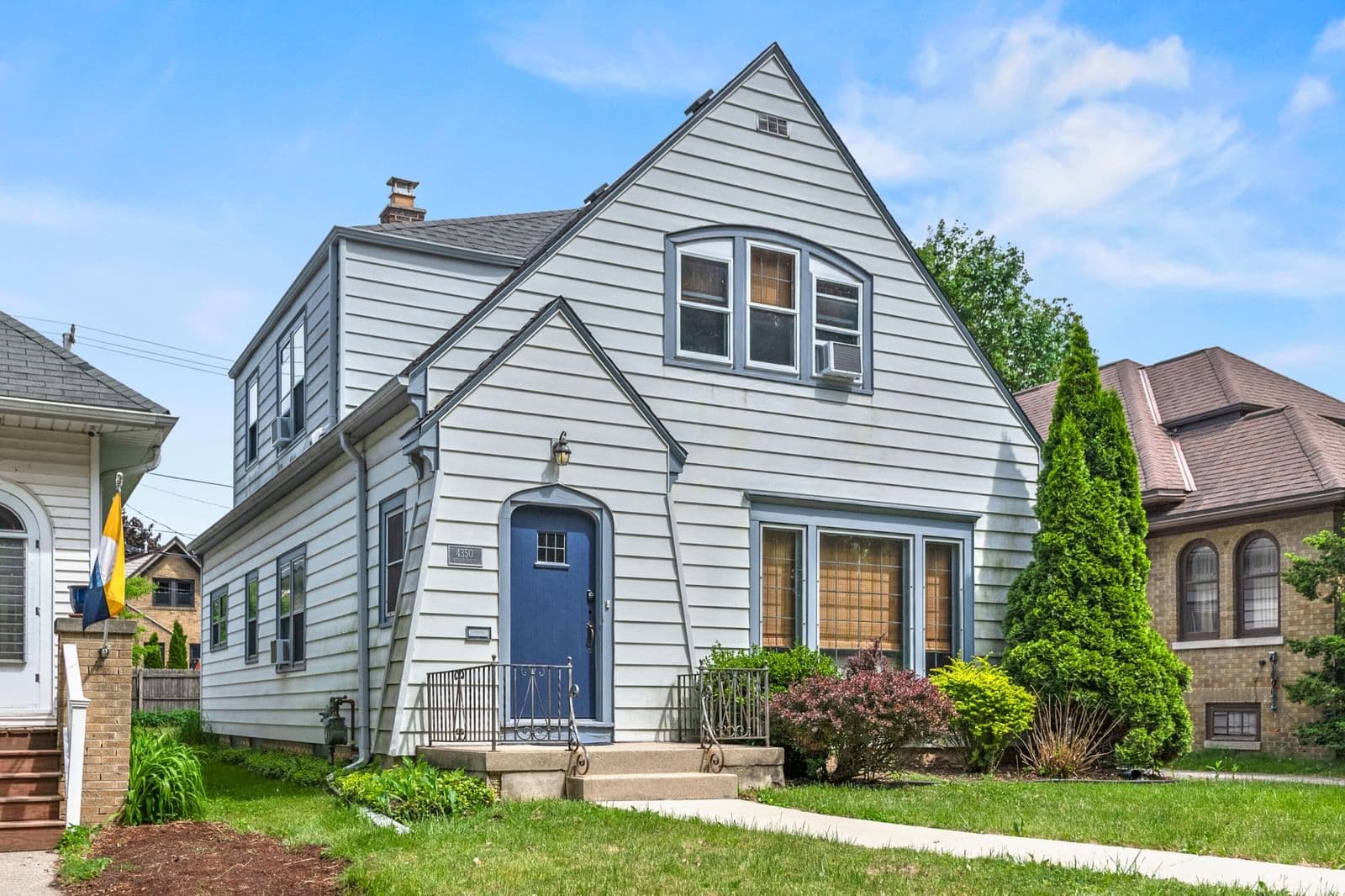 4350 Woodburn