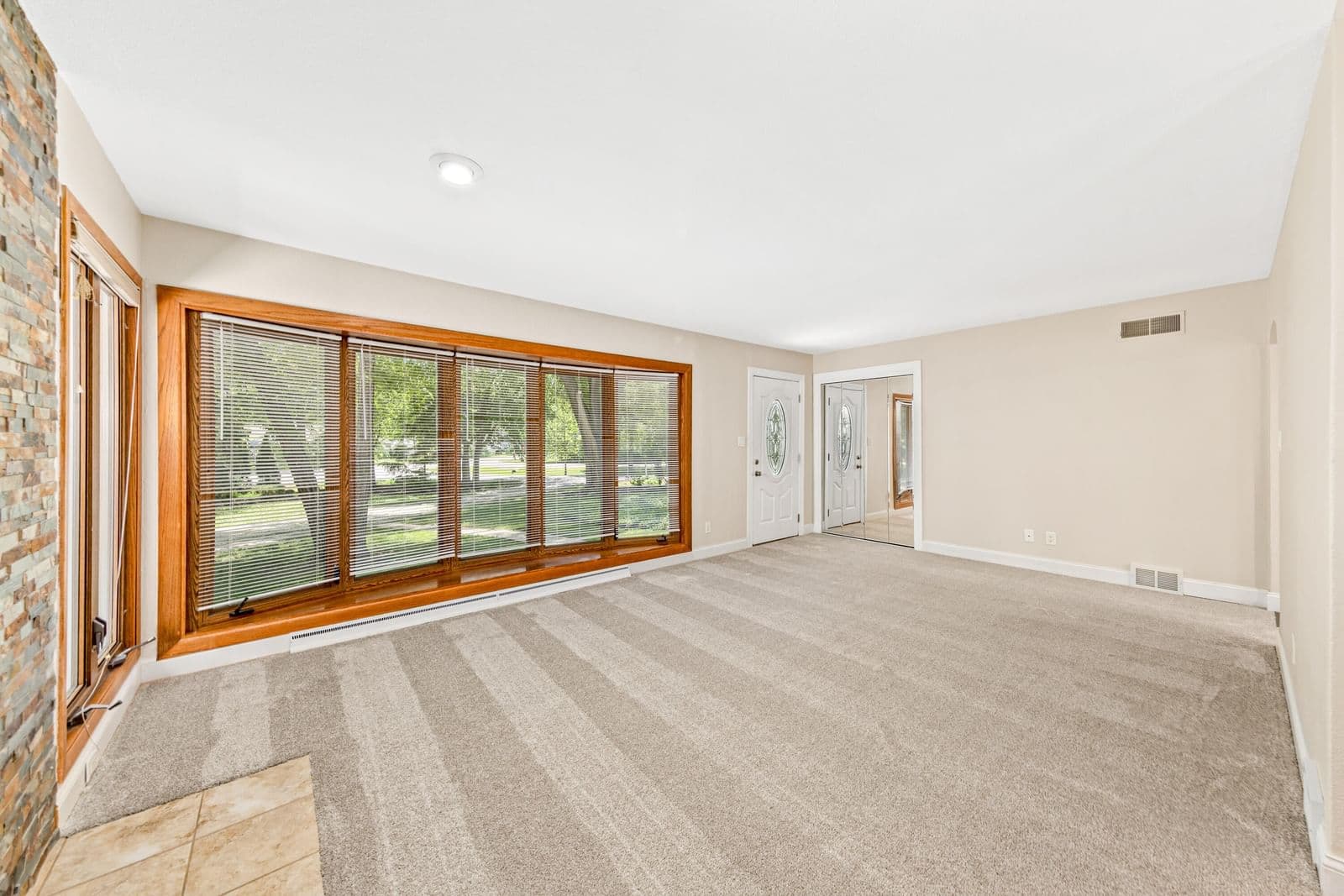 Photo 5 of 12400 Elmhurst