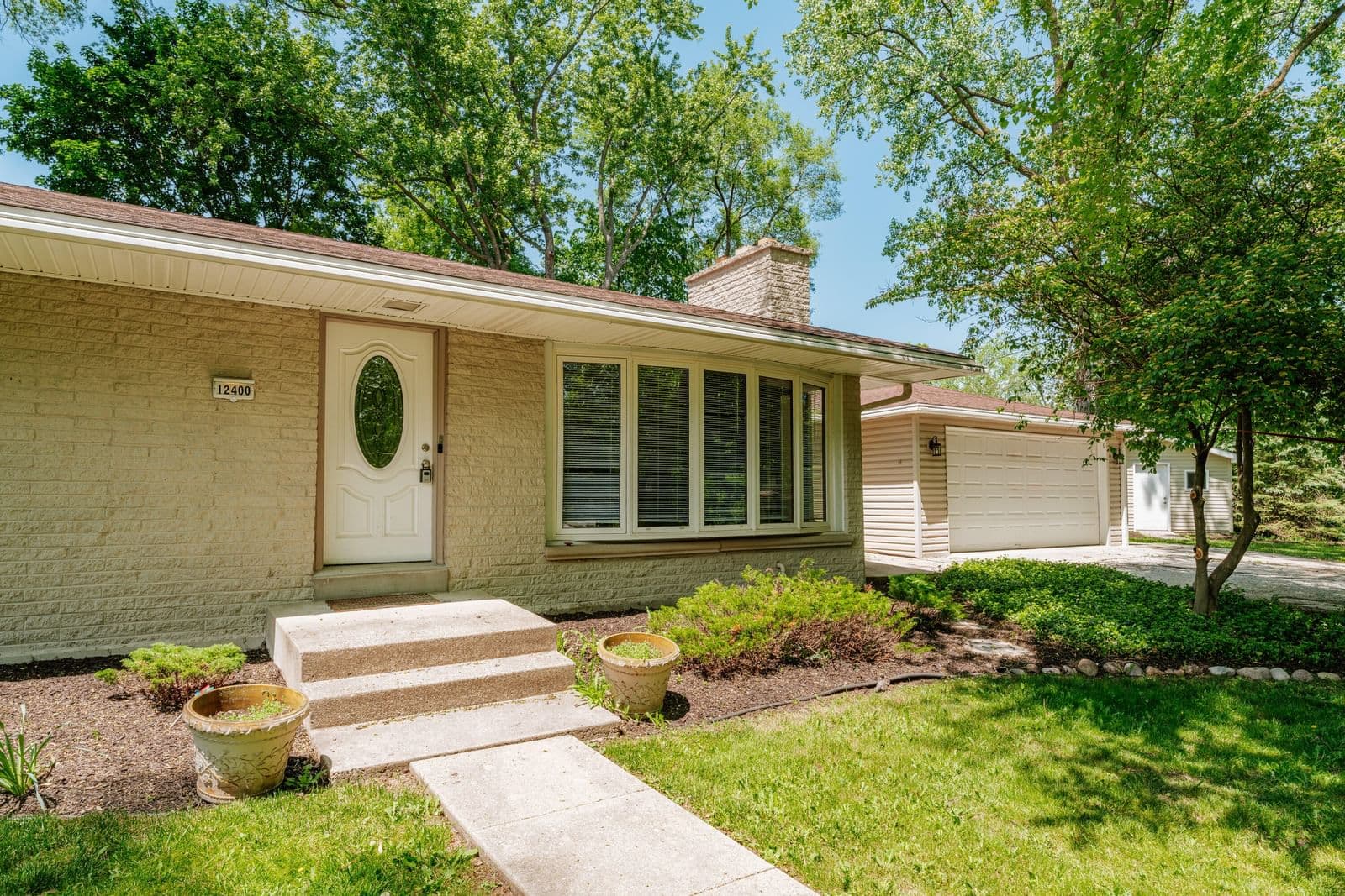 12400 Elmhurst