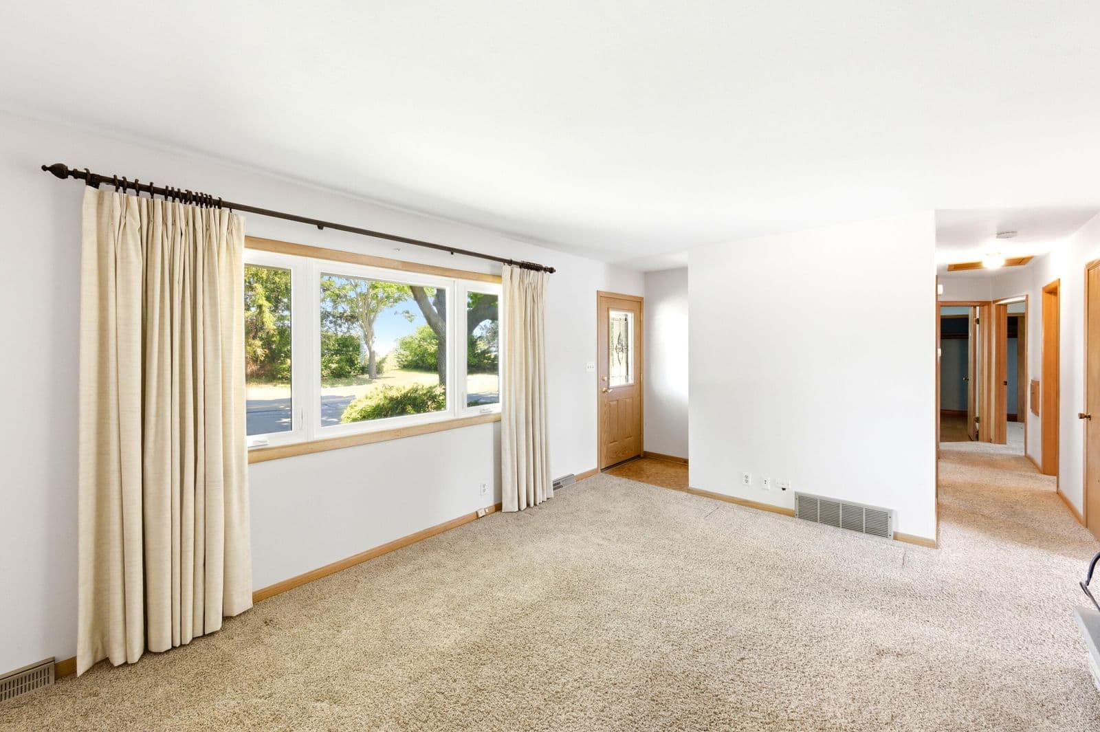 Photo 5 of 3520 Knoll