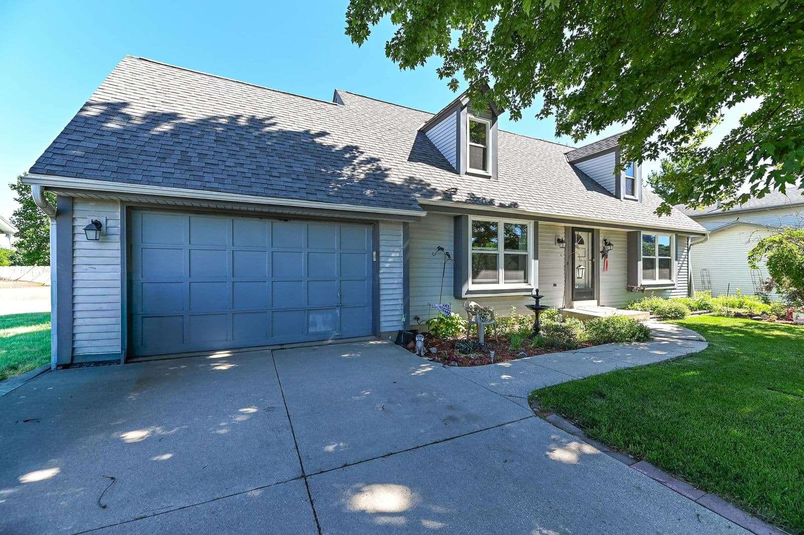 960 Oakwood