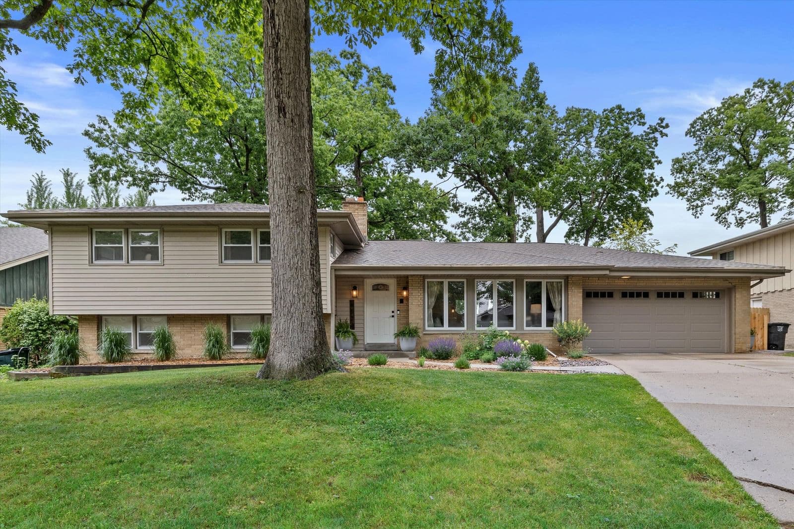 4520 110th, Wauwatosa, WI