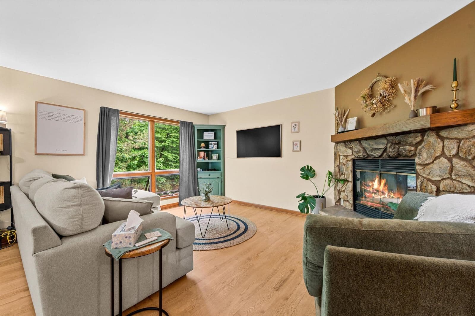 6318 Cedar