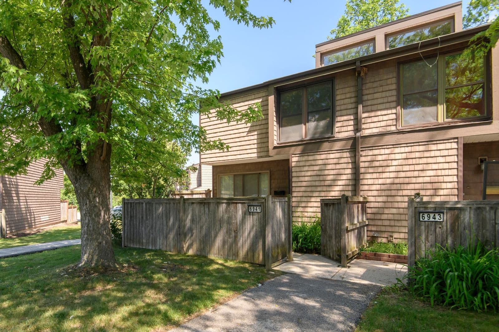 6941 Glenbrook