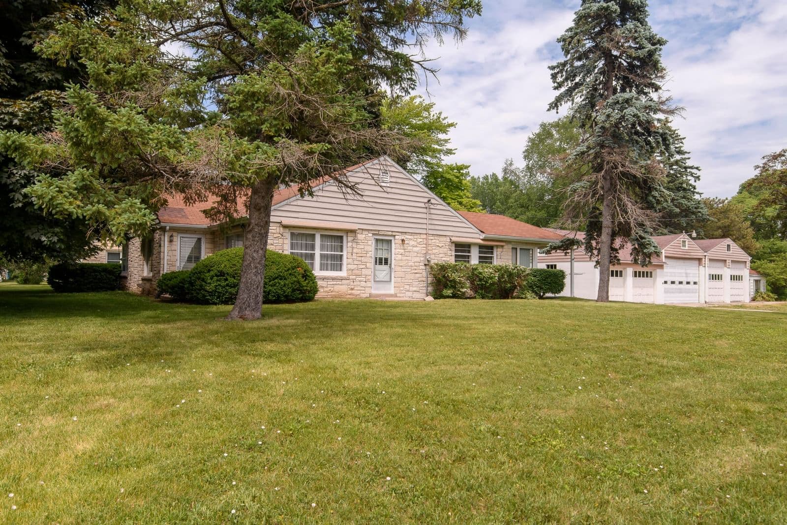 9610 Cedarburg