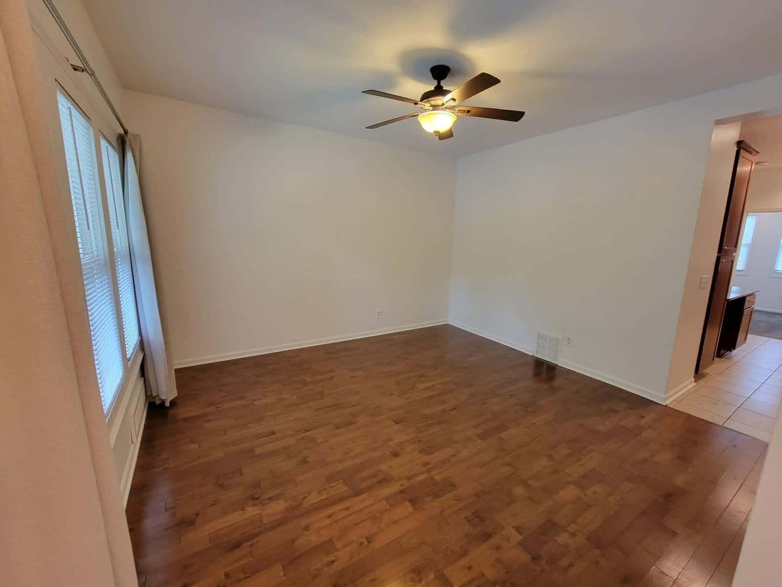 Photo 5 of 2810 Lenox