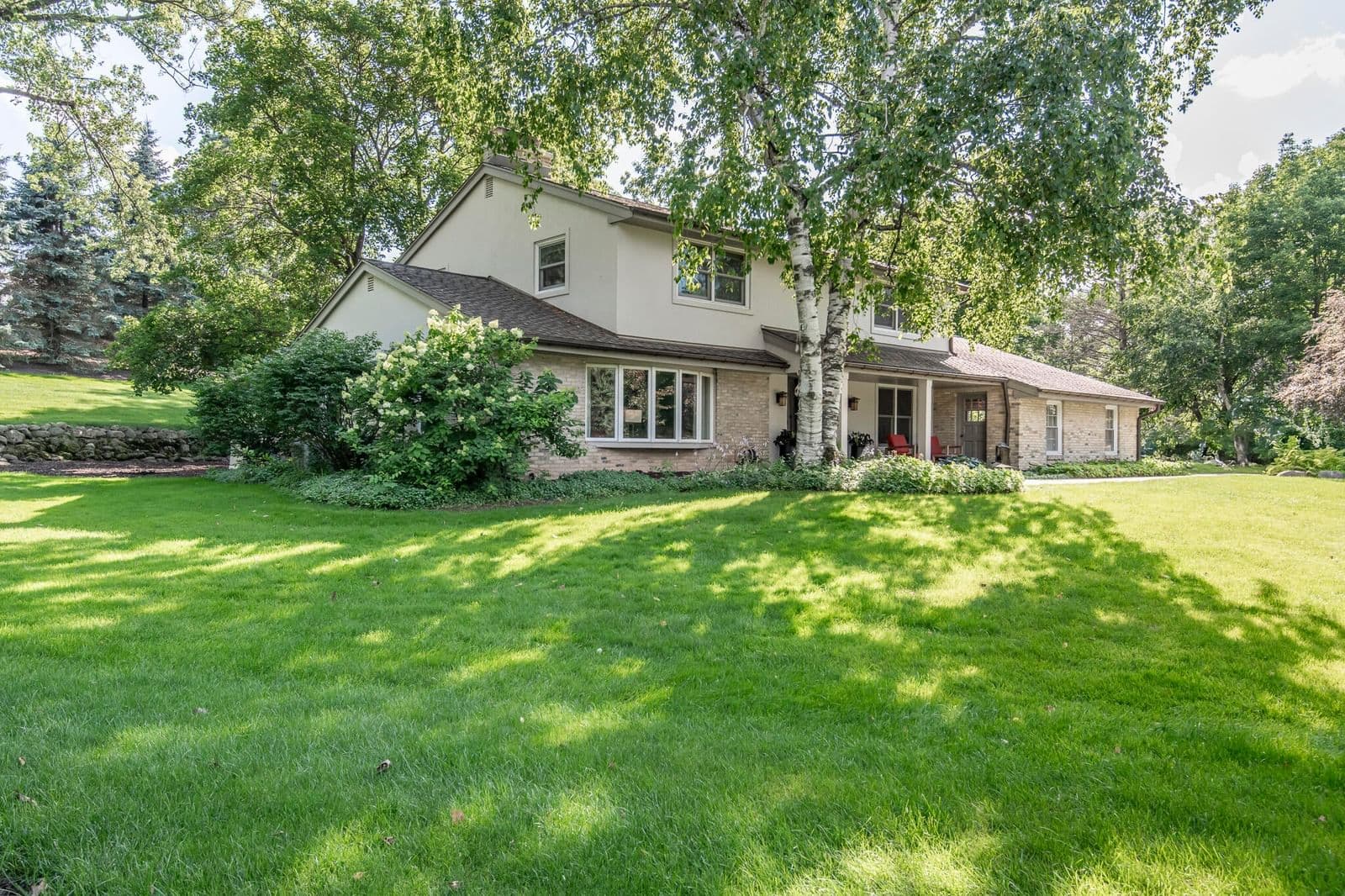 1405 Victoria