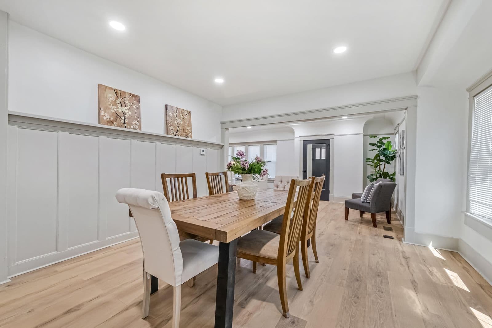 Photo 4 of 5615 Burleigh