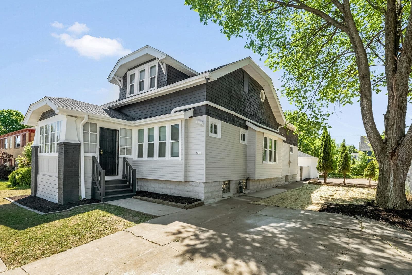 5615 Burleigh