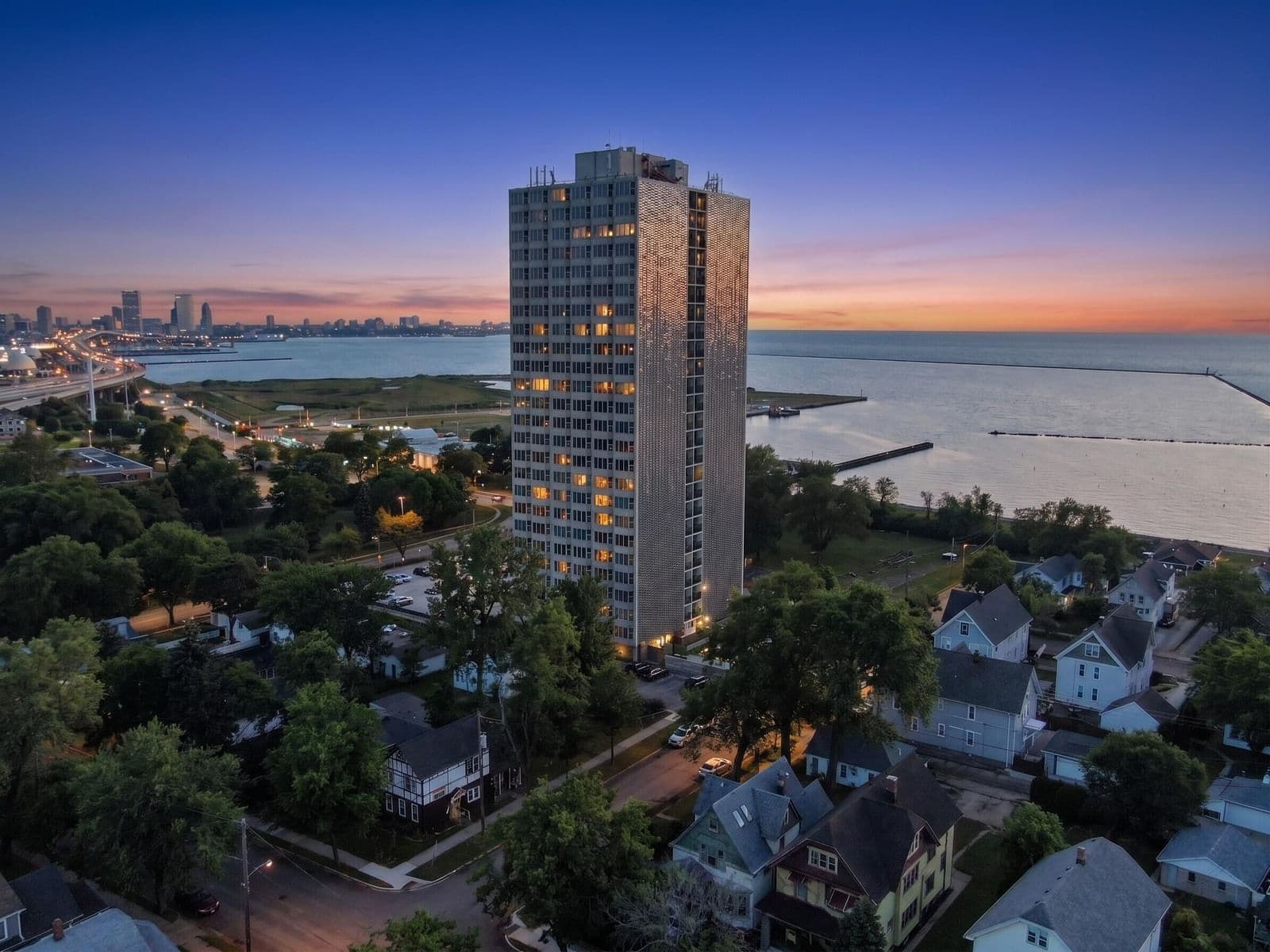 2525 Shore