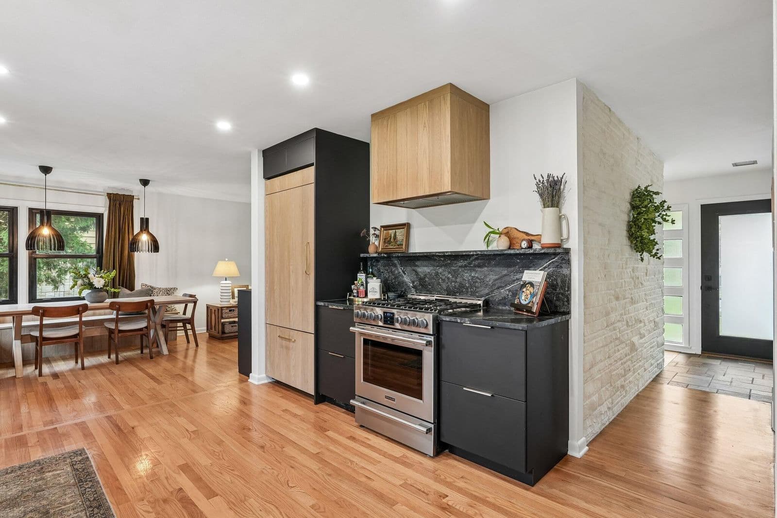 7524 Wisconsin, Wauwatosa, WI