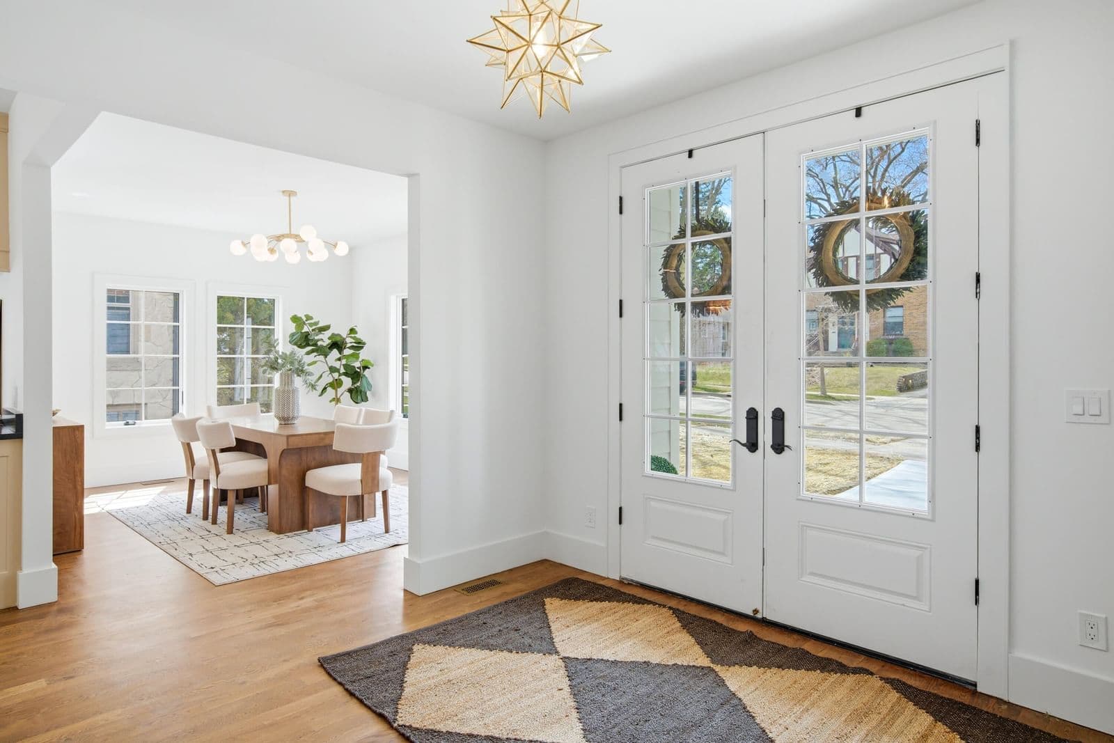 4840 Larkin
