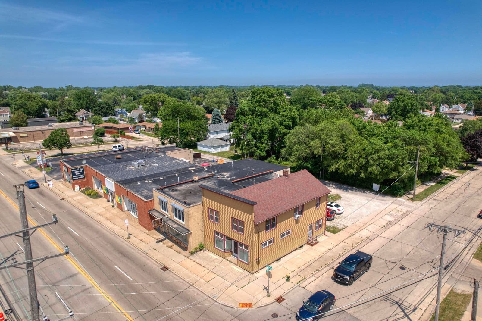 3401 Douglas