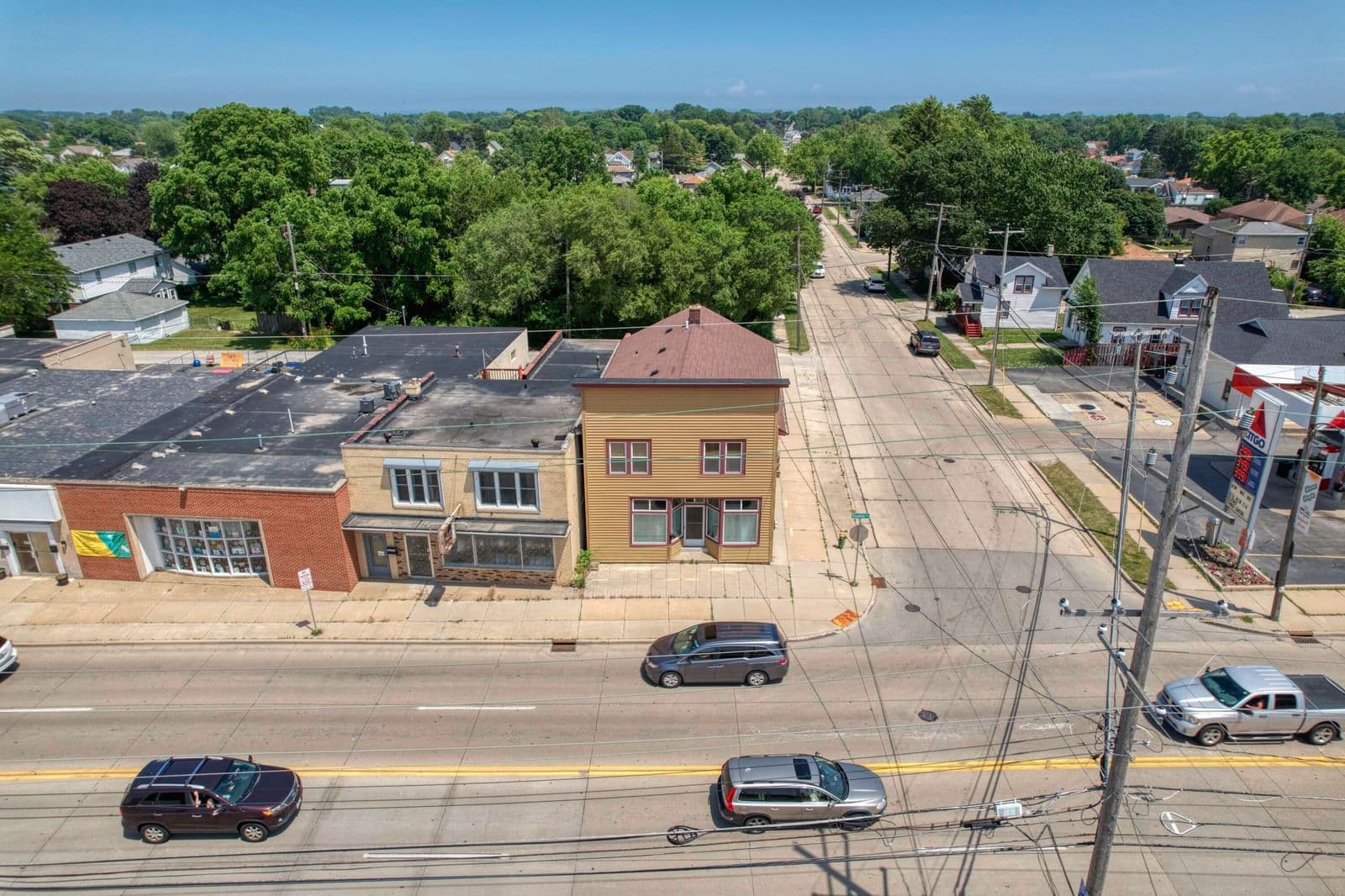 3401 Douglas