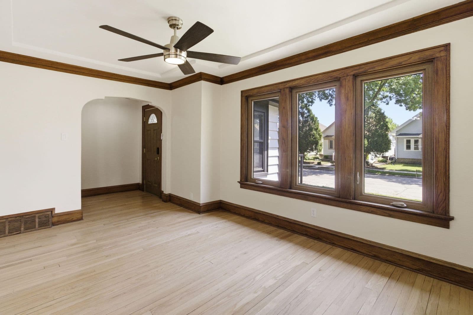 Photo 5 of 2251 73rd