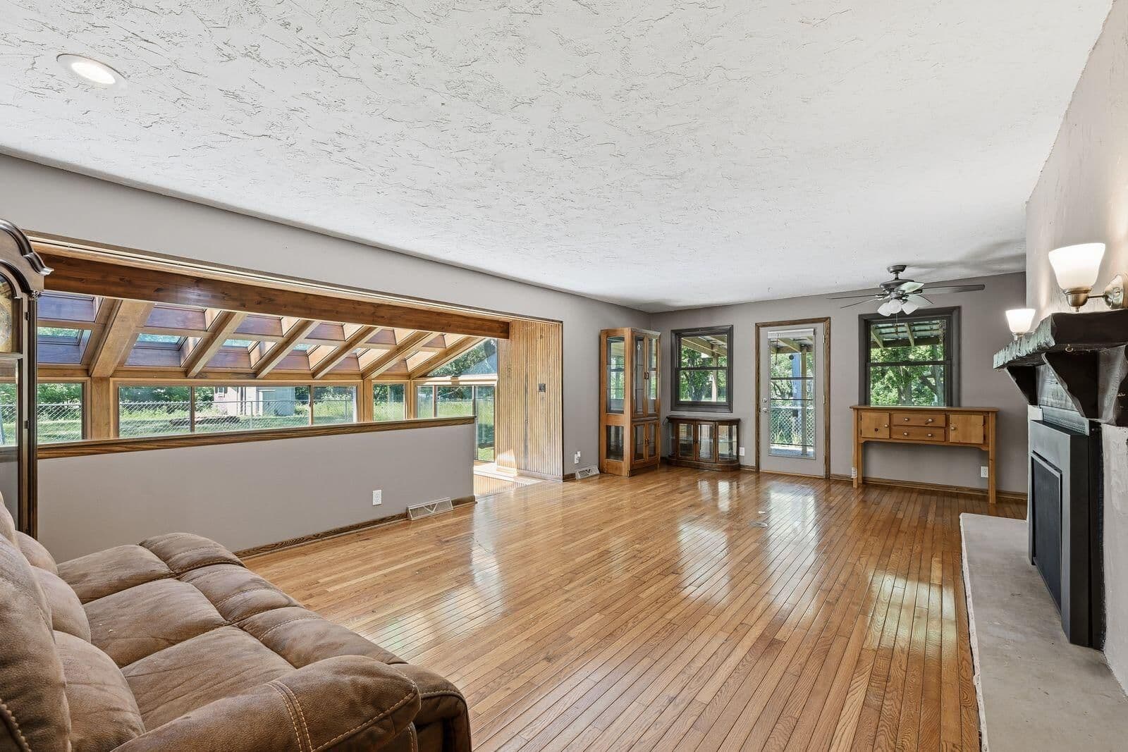 611 Mequon