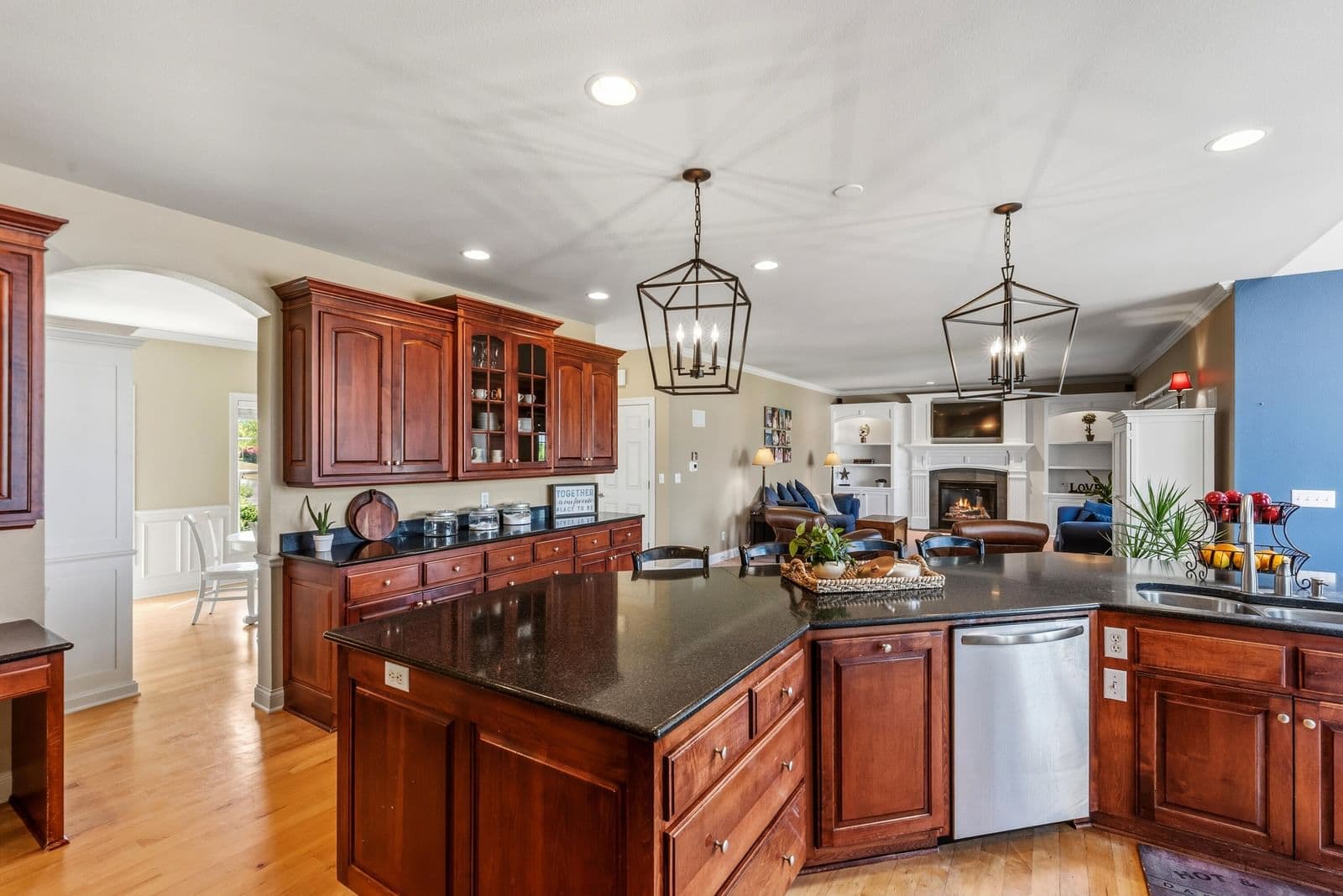 3255 Somers