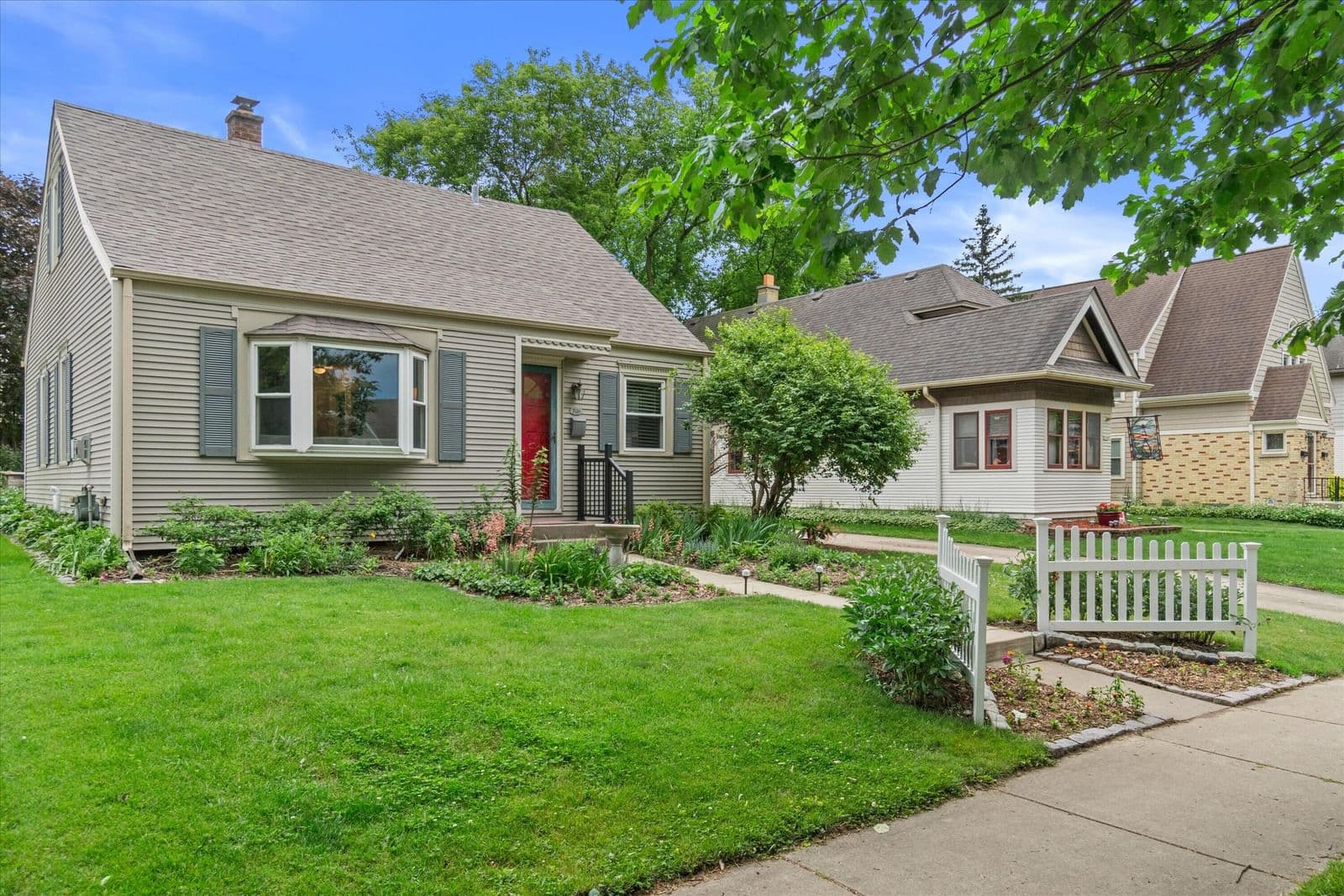 2116 85th, Wauwatosa, WI