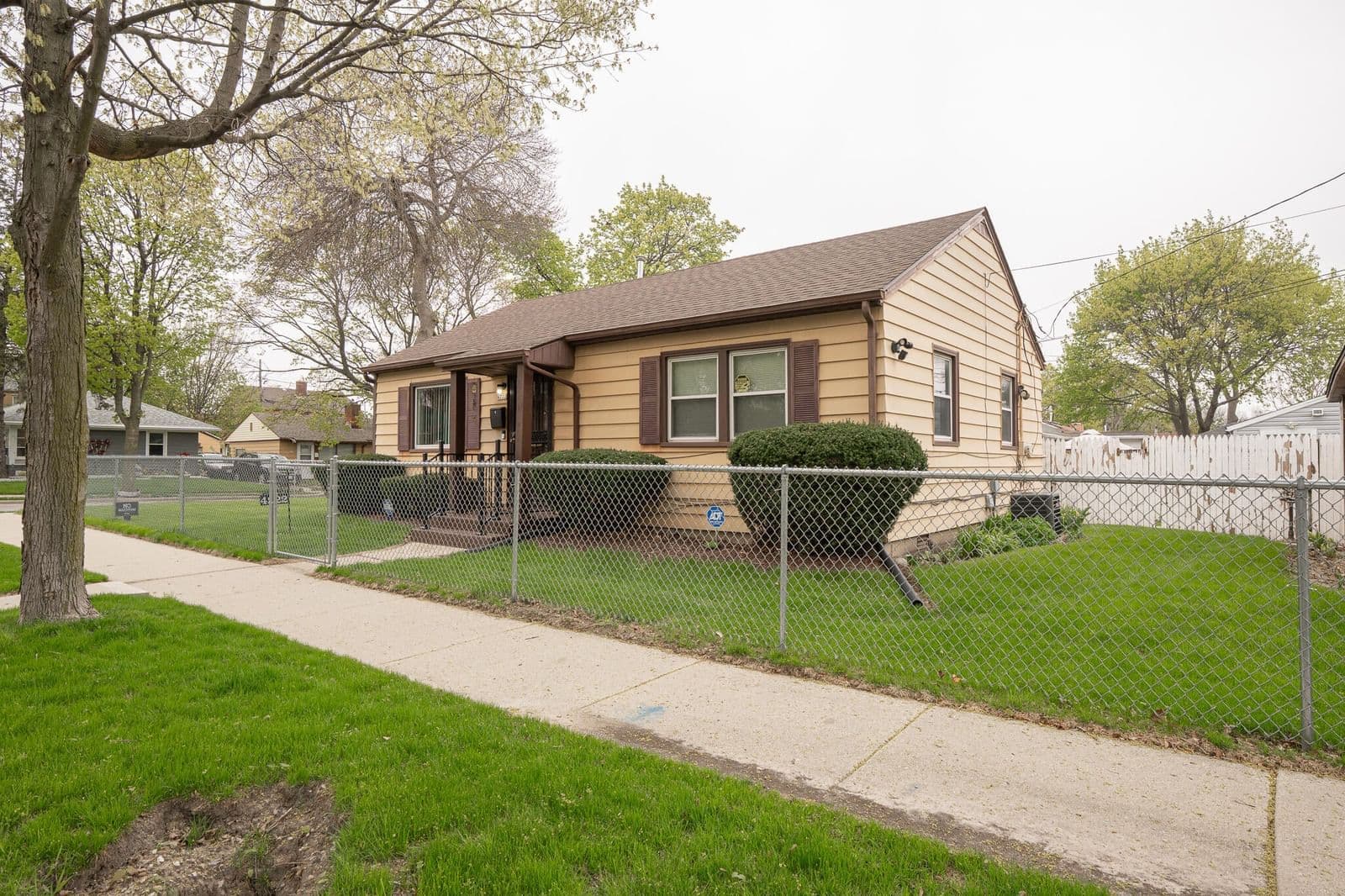 4222 Hope