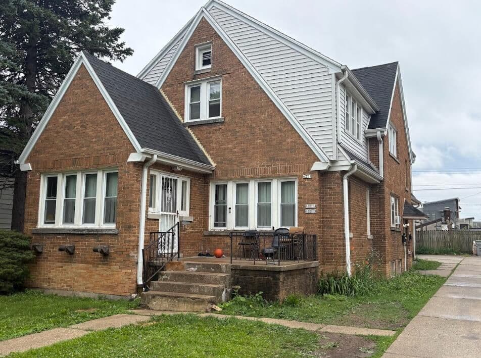 6221 Thurston