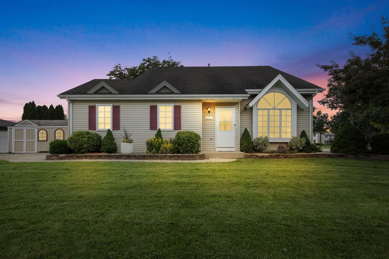 8215 Wildwood, Oak Creek, WI