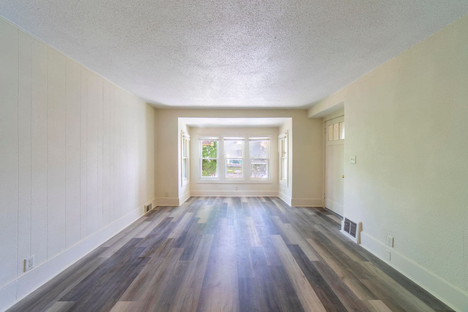 Photo 5 of 2222 51St
