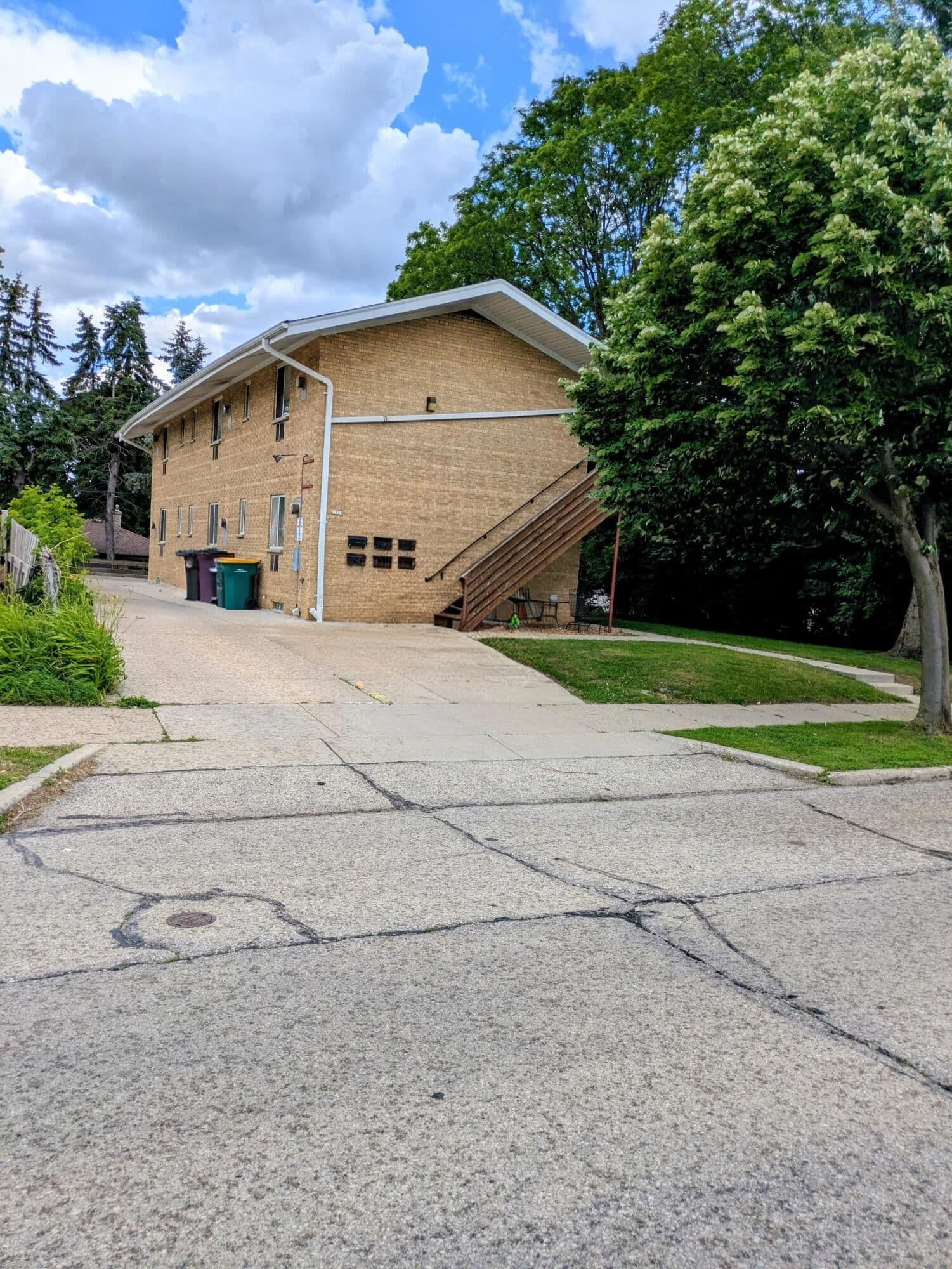 Photo 5 of 2628 84th