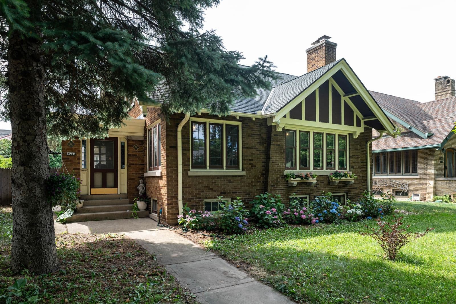 2543 Grant