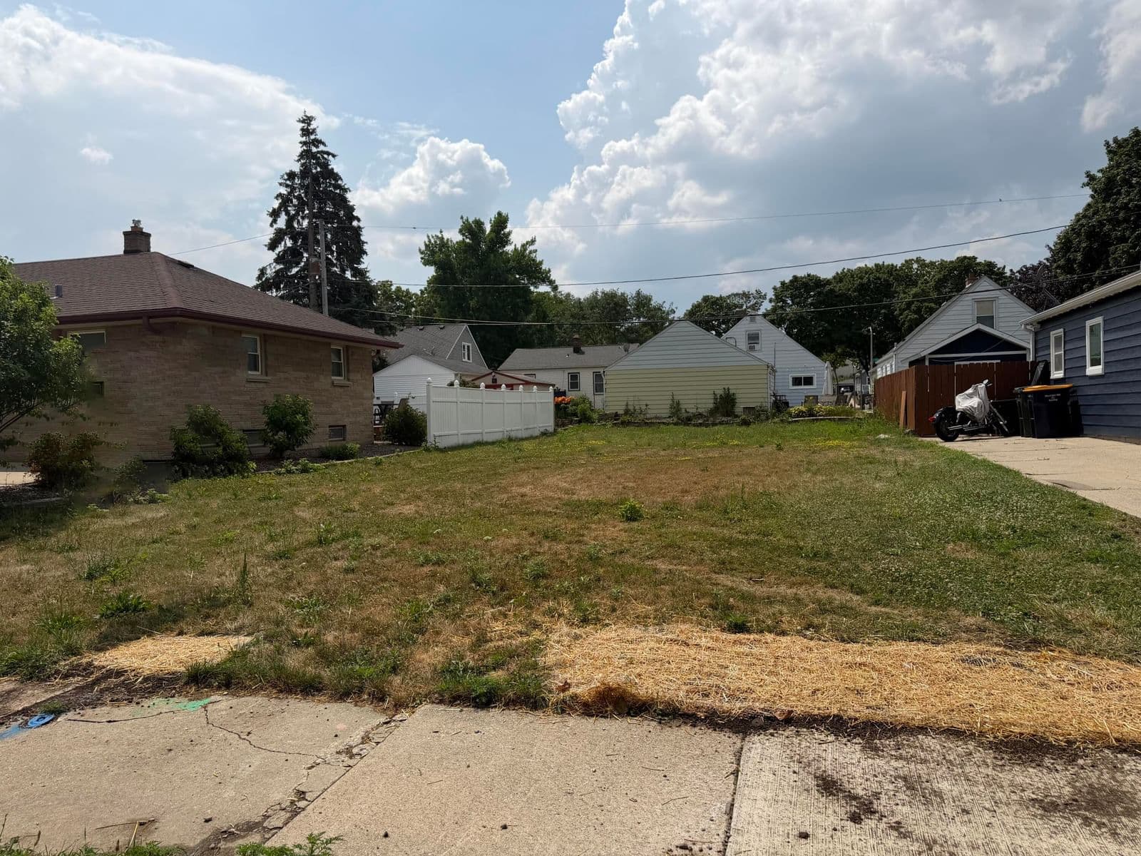 1475 94th, West Allis, WI