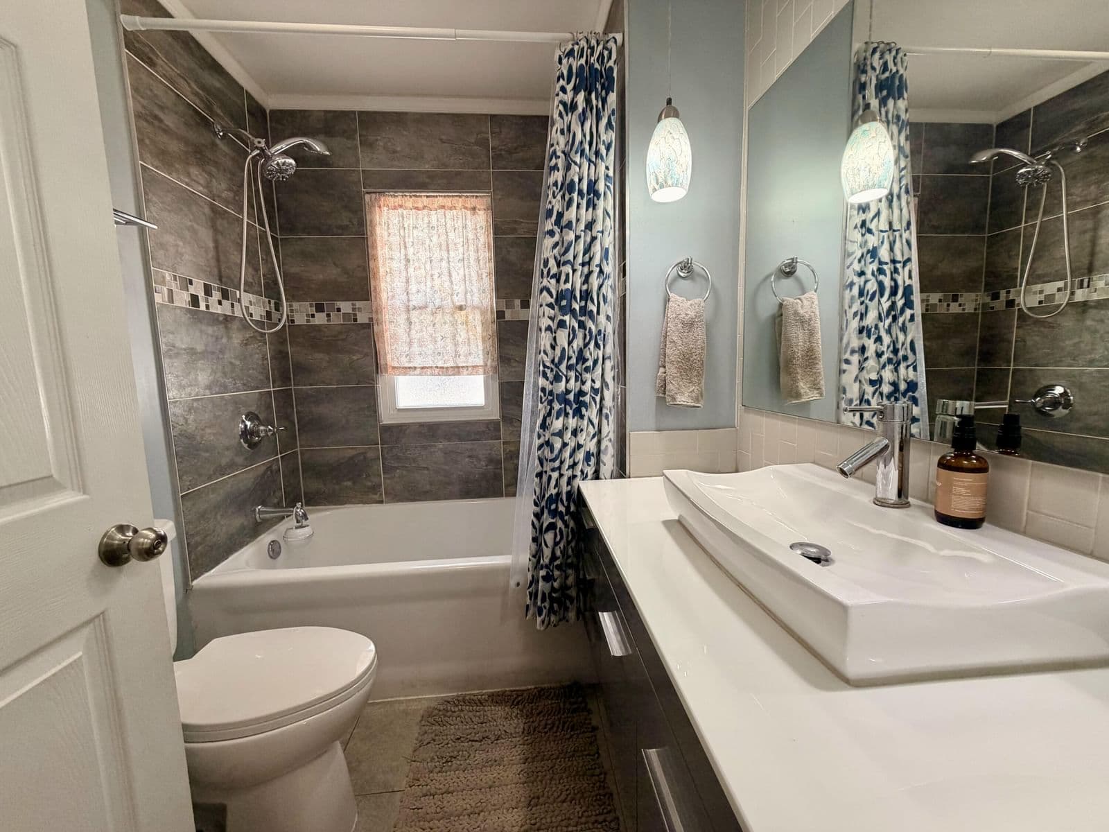 Photo 4 of 144 71st