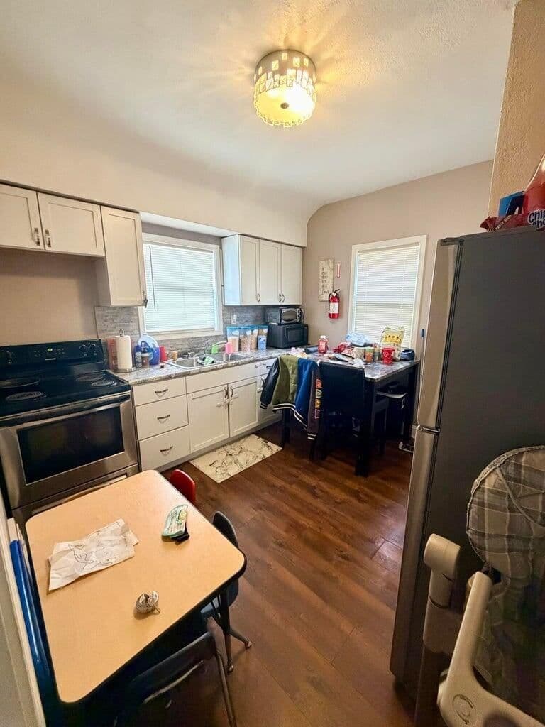 Photo 4 of 5015 49TH