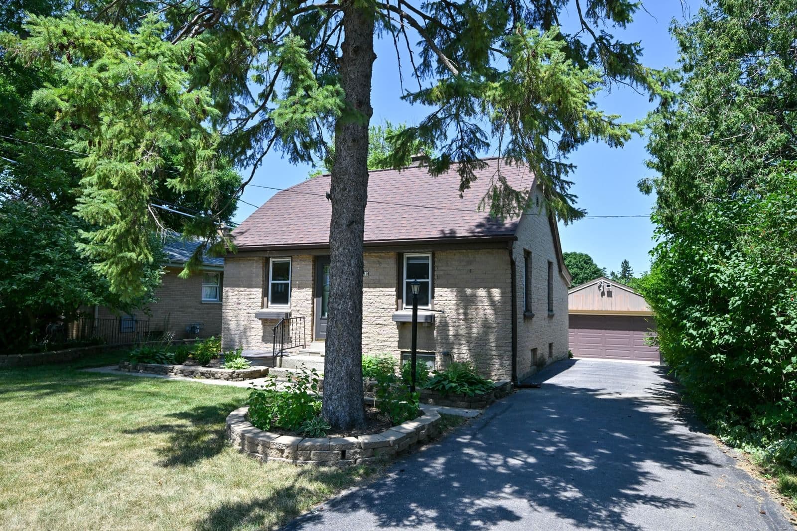 11510 Wisconsin, Wauwatosa, WI